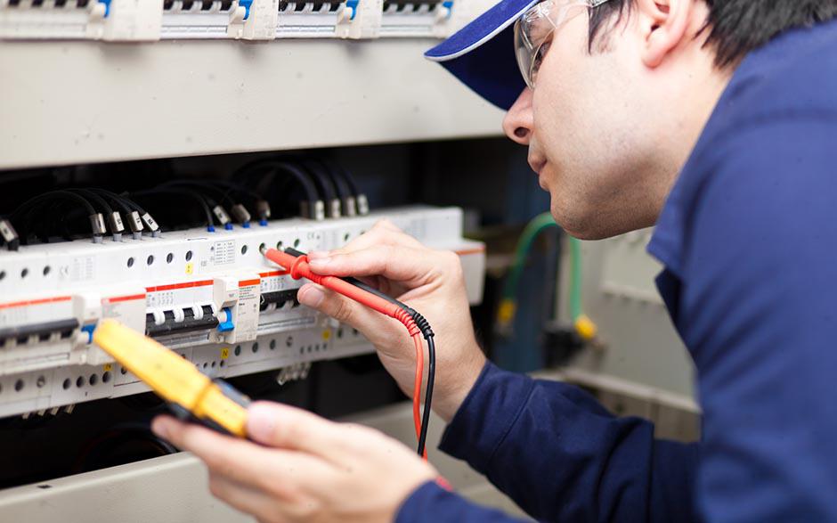 je recherche un électricien Charenton-le-Pont