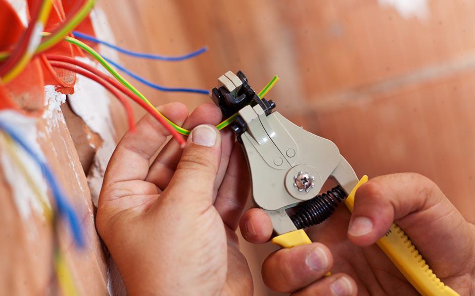 je recherche un électricien Charenton-le-Pont
